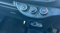 Toyota Yaris 1.33 VVT-i Design 5dr Petrol Hatchback